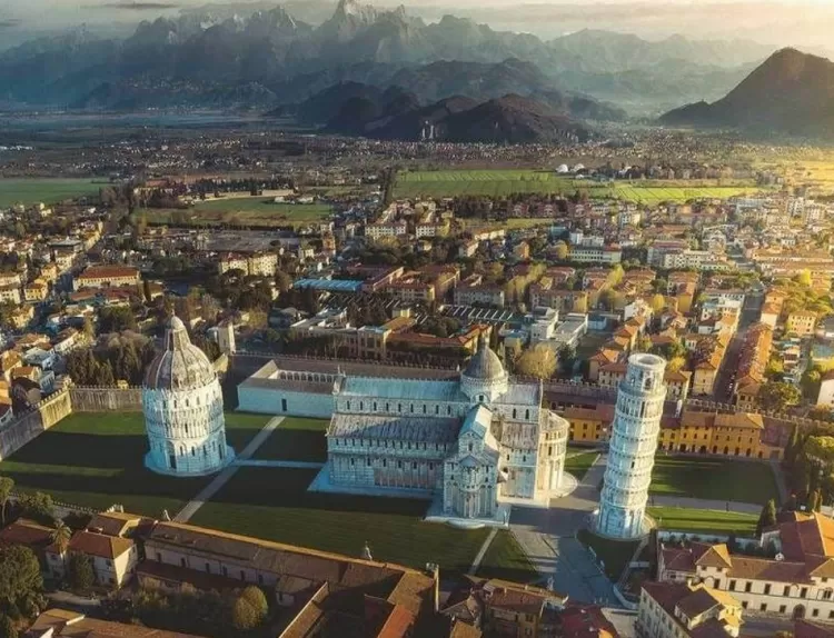 Ravensburger Locations & Buildings* - Pisa & Mount Pisano - 2000 Piece Jigsaw Puzzle